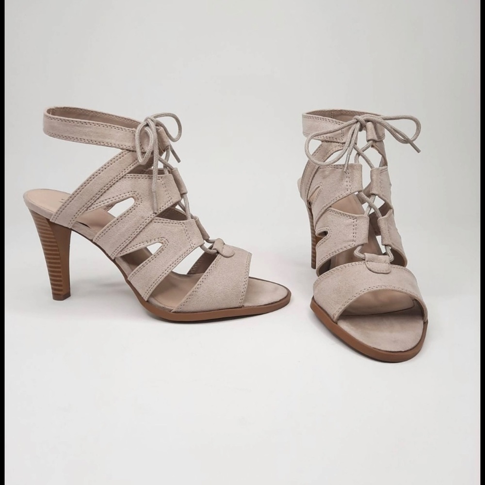 Simply Vera Vera Wang | Cream/Tan Open Toe Suede Strappy Lace up Heels Sz 7.5 - Picture 9 of 9